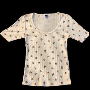 Old Navy Cream Floral Short Sleeve Tee